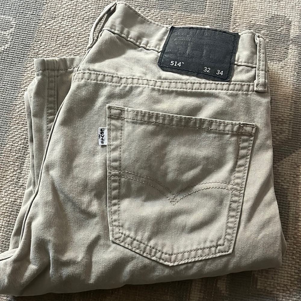 Mens Levi’s Khaki pants. 514- 32 x 34